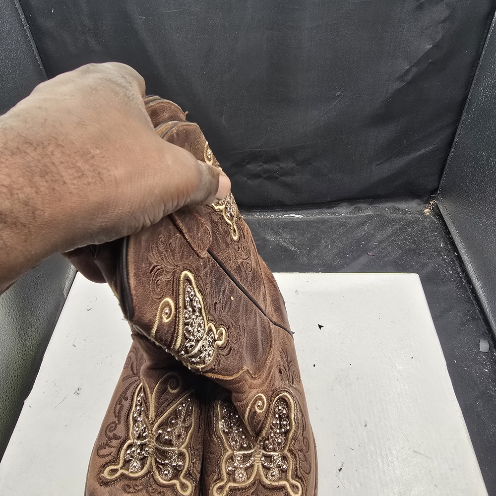 Wildflowers Tanâ Leather Interior